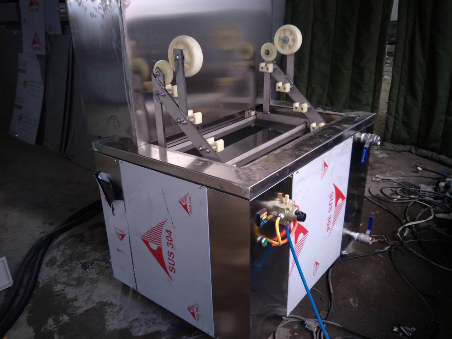 超聲波清洗機(jī)中超聲波振蕩器的維護(hù)有哪些需要注意的？